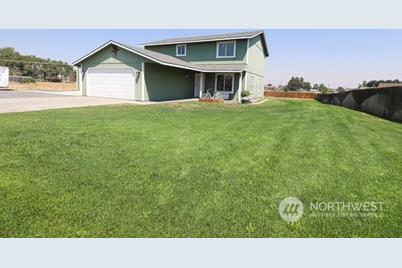 2033 H.2 Road NE, Moses Lake, WA 98837 - Photo 1