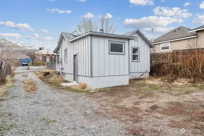 38 Viewdale Street, Wenatchee, WA 98801 - Photo 3