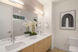 12710 NE 72nd St, Kirkland, WA 98033 - Photo 19