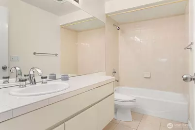 1231 5th Avenue N #204, Seattle, WA 98109 - Photo 23
