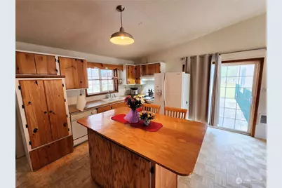 39024 Petrie Lane E, Davenport, WA 99122 - Photo 11