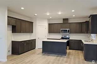 9450 Chief Leschi Street SE, Yelm, WA 98597 - Photo 5