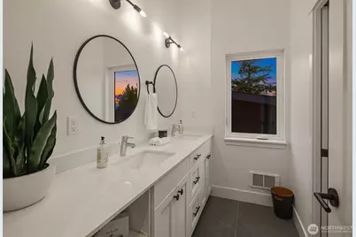 2521 NW 92nd Street, Seattle, WA 98117 - Photo 31