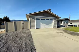 2526 1st St SE, East Wenatchee, WA 98802 - Photo 3