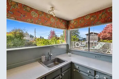 176 N N Maple Street, Camano Island, WA 98282 - Photo 7