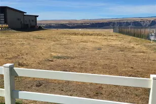 9725 Ridgeview Dr NW, Quincy, WA 98848 - Photo 1