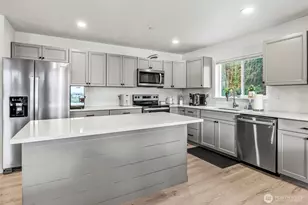 572 Columbia St, Cathlamet, WA 98612 - Photo 9