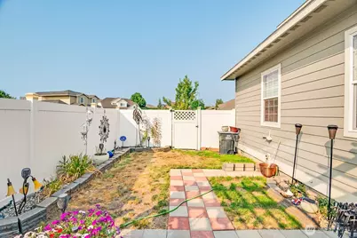 600 N Bluff West Drive, Moses Lake, WA 98837 - Photo 35