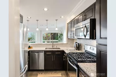 701 Galer Street #819, Seattle, WA 98109 - Photo 9