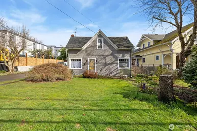 3644 Greenwood Avenue N, Seattle, WA 98103 - Photo 1