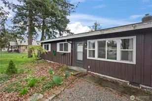 1038 108th St S, Tacoma, WA 98444 - Photo 3