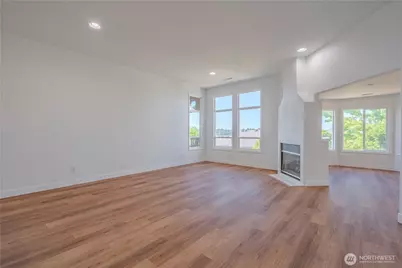 642 E Pioneer Loop, La Center, WA 98629 - Photo 5