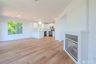 642 E Pioneer Loop, La Center, WA 98629 - Photo 9