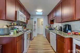 4509 Eastern Ave N, Seattle, WA 98103 - Photo 3