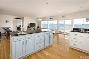 2190 Mariner Beach Dr, Oak Harbor, WA 98277 - Photo 13