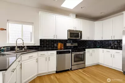 2190 Mariner Beach Drive, Oak Harbor, WA 98277 - Photo 11