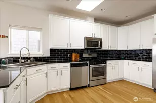 2190 Mariner Beach Dr, Oak Harbor, WA 98277 - Photo 11