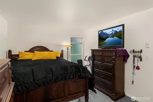 1425 S Puget Dr, Renton, WA 98055 - Photo 5