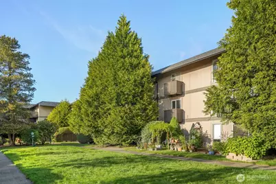 1425 S Puget Drive #213, Renton, WA 98055 - Photo 17