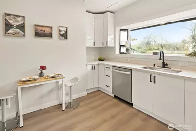 1410 J Street, Bellingham, WA 98225 - Photo 5