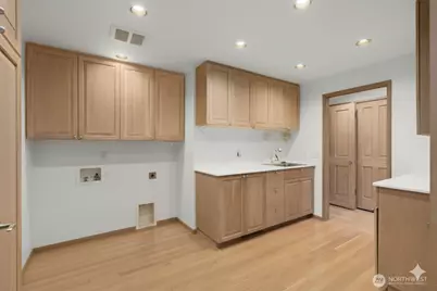 8428 N Mercer Way, Mercer Island, WA 98040 - Photo 23