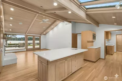 8428 N Mercer Way, Mercer Island, WA 98040 - Photo 21