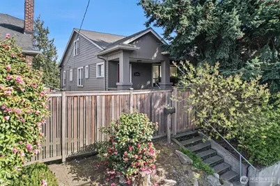 5016 7th Ave NE, Seattle, WA 98105 - Photo 1