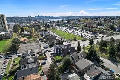 5016 7th Ave NE, Seattle, WA 98105 - Photo 1