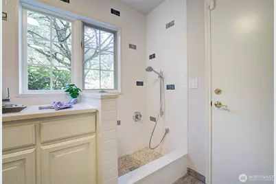 13799 NE 32 Place NE, Bellevue, WA 98005 - Photo 37