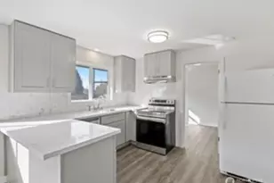 10601 55th Ave S, Seattle, WA 98178 - Photo 9