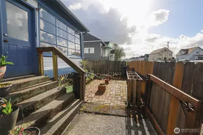 811 W Market Street, Aberdeen, WA 98520 - Photo 5