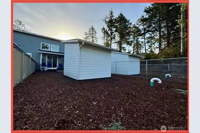 609 Sunset Avenue NE, Ocean Shores, WA 98569 - Photo 5
