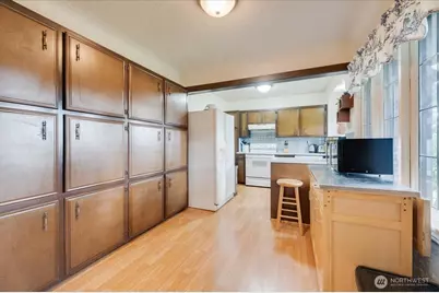 17137 32nd. Avenue NE, Lake Forest Park, WA 98155 - Photo 7