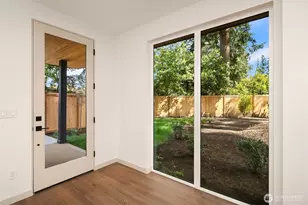 12249 NE 66th St, Kirkland, WA 98033 - Photo 7