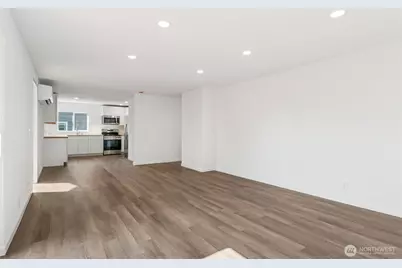 1720 N Wycoff Avenue, Bremerton, WA 98312 - Photo 3