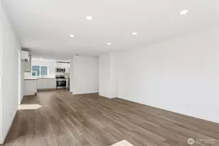 1720 N Wycoff Ave, Bremerton, WA 98312 - Photo 3