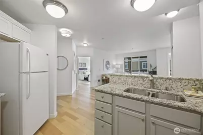 23916 NE 115th Lane #204, Redmond, WA 98053 - Photo 5