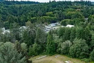 310 Cedar St NE, Ilwaco, WA 98624 - Photo 1