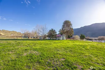 123 Chelan Falls, Chelan Falls, WA 98817 - Photo 19