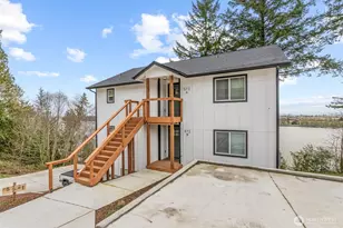 572 Columbia St, Cathlamet, WA 98612 - Photo 3