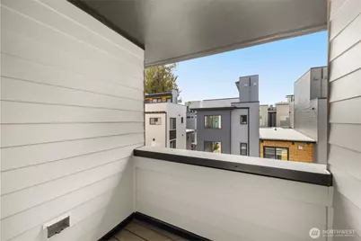 9223 B 14th Avenue NW, Seattle, WA 98117 - Photo 25