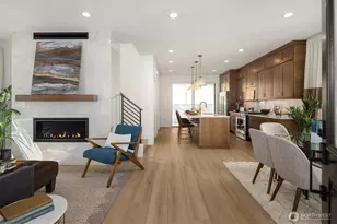 13426 (Hs 2) NE 112th Pl, Redmond, WA 98052 - Photo 3