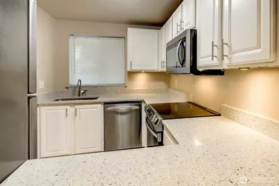 11107 NE 125th Lane #F222, Kirkland, WA 98034 - Photo 5