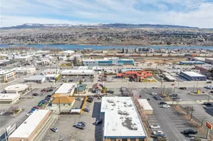 325 N Chelan Ave, Wenatchee, WA 98801 - Photo 3