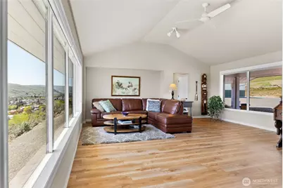 940 Sunrise Heights Road, Okanogan, WA 98840 - Photo 7