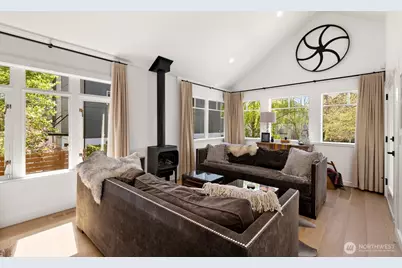 5932 California Avenue SW, Seattle, WA 98136 - Photo 3