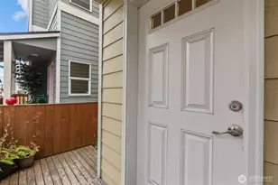 1118 Chestnut Ct, Everett, WA 98201 - Photo 3