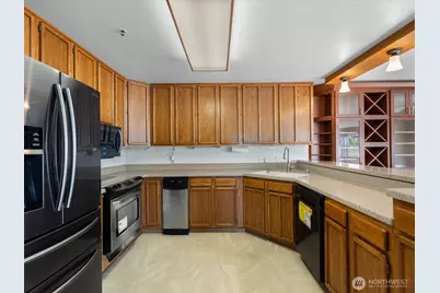 651 SE Bayshore Drive #E102, Oak Harbor, WA 98277 - Photo 11