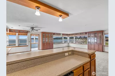 651 SE Bayshore Drive #E102, Oak Harbor, WA 98277 - Photo 13