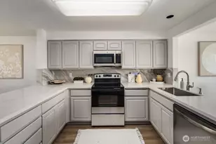 15662 NE 70th Ct, Redmond, WA 98052 - Photo 17